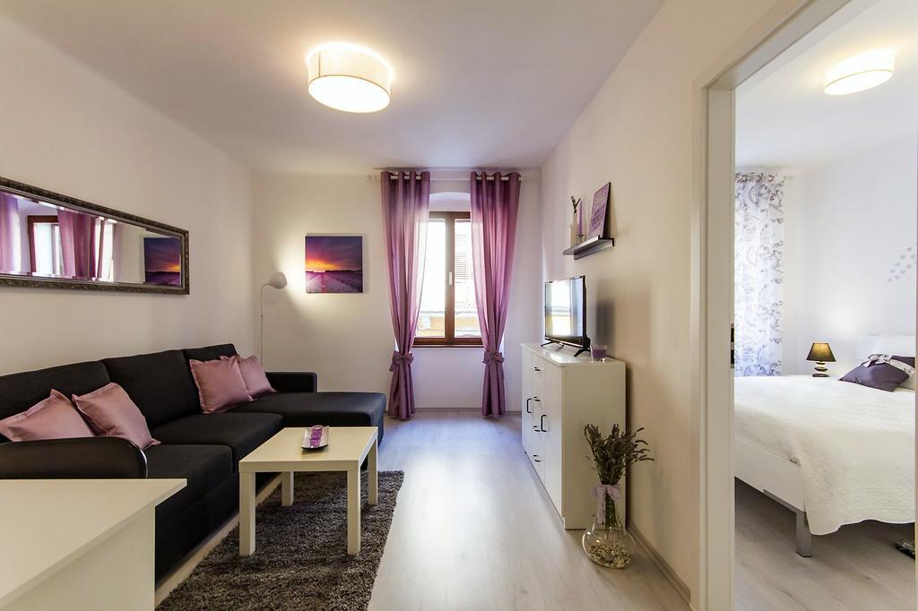 Center Apartment Lori Pula Exterior photo